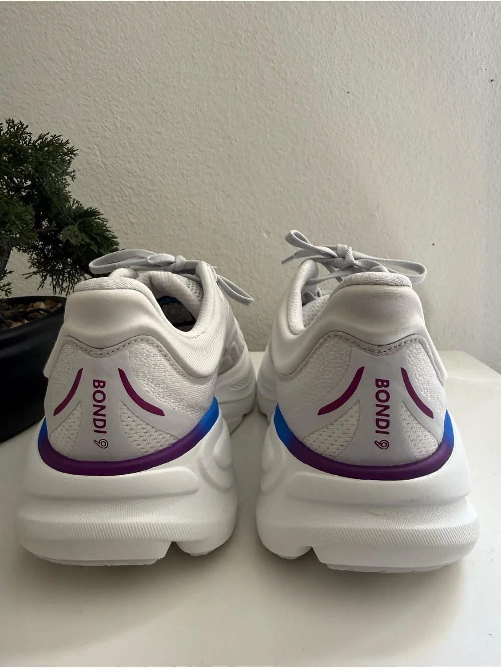 Hoka Bondi 9 Women size 10  White Running Shoes with Blue-to-Purple Accent